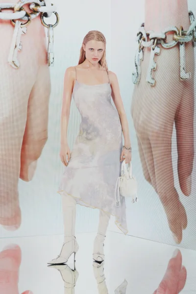 Look 23